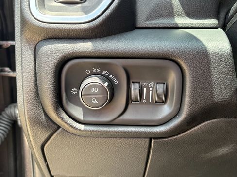 Used 2025 RAM 2500 Laramie AWD/4WD image 13