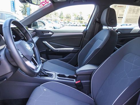 Used 2025 Volkswagen Jetta Sport FWD image 18