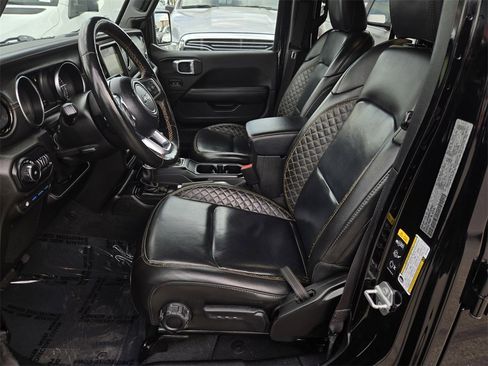 Used 2022 Jeep Wrangler Unlimited Sahara image 18