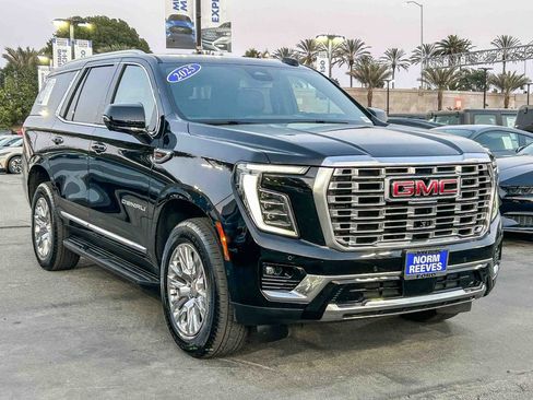 Used 2025 GMC Yukon Denali AWD/4WD image 3