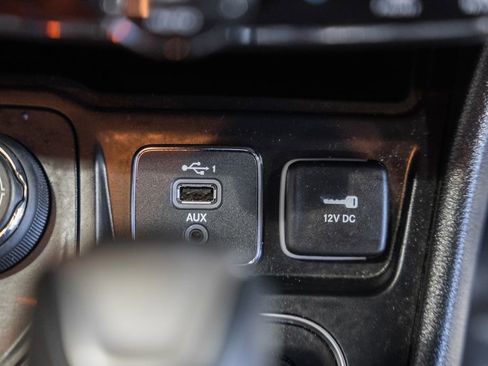Used 2019 Jeep Cherokee High Altitude AWD/4WD image 24