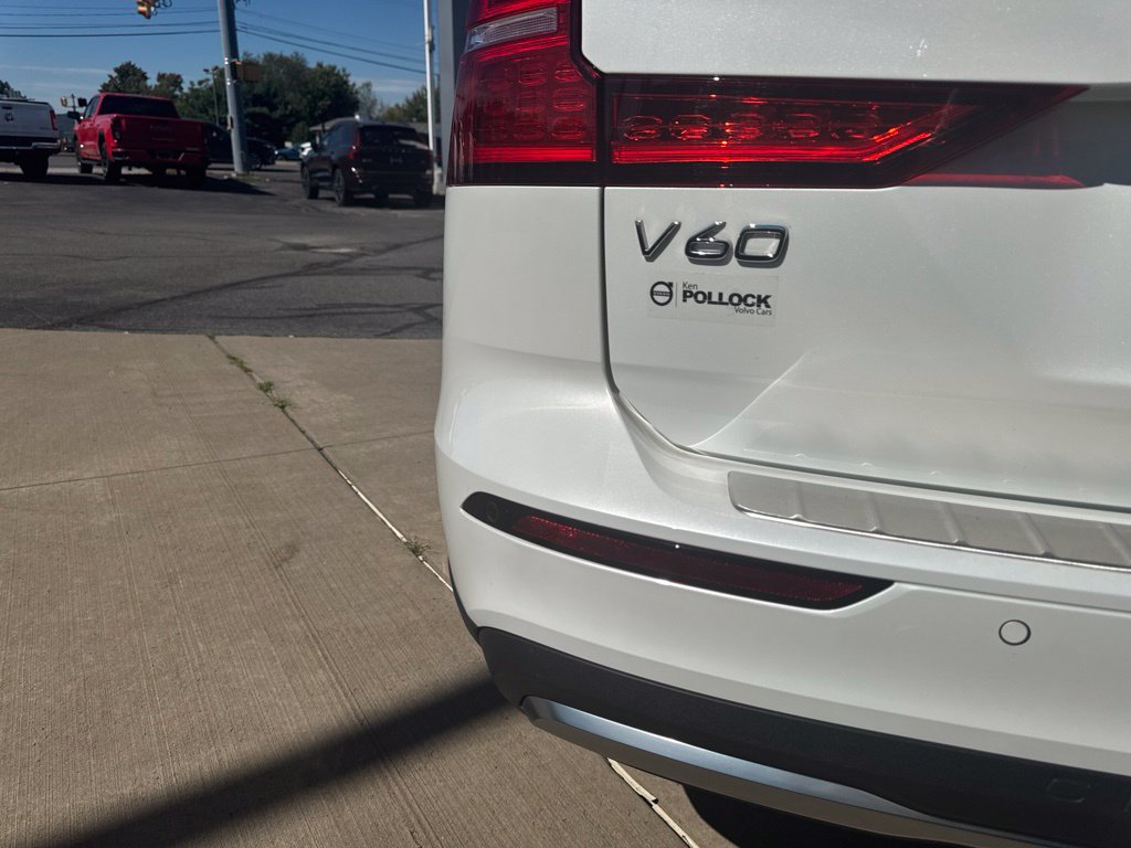 Used 2024 Volvo V60 B5 Cross Country Plus w/ Protection Package Premier AWD/4WD image 16