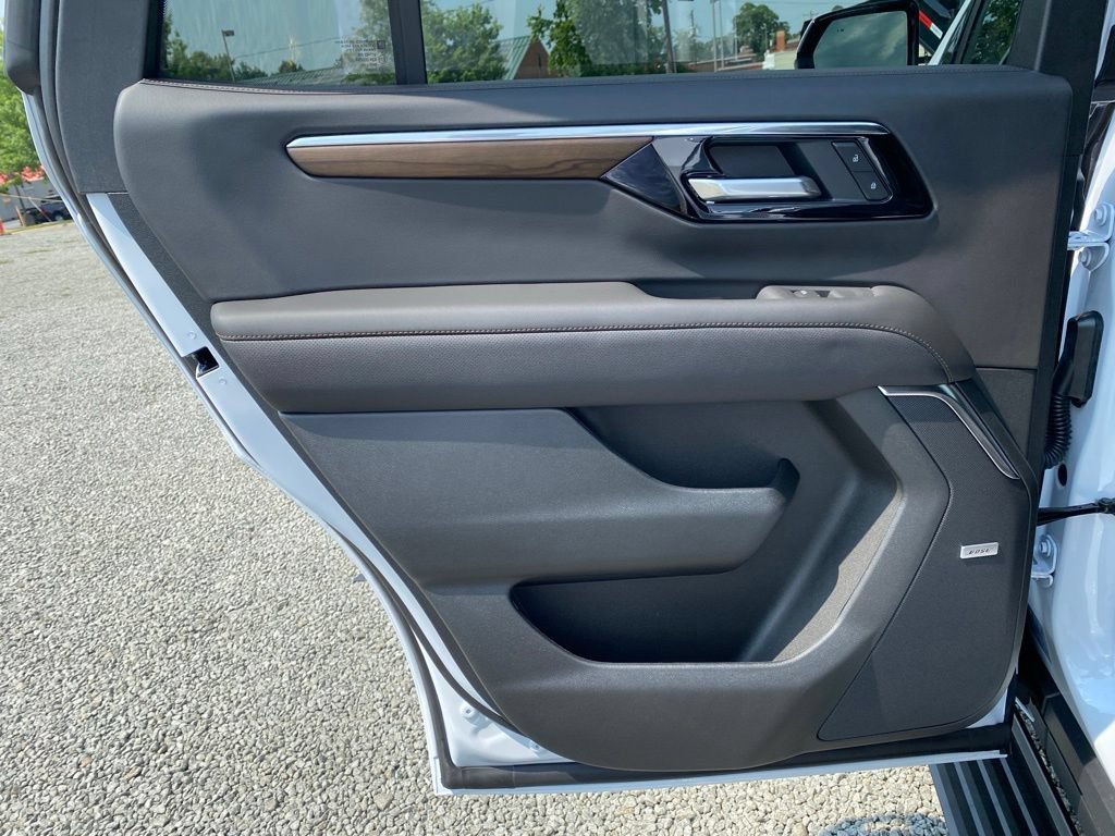 New 2026 Chevrolet Tahoe High Country AWD/4WD image 16