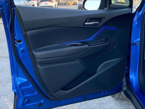 Used 2022 Toyota C-HR XLE image 20