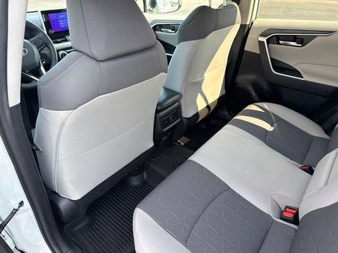 Used 2023 Toyota RAV4 XLE w/ Convenience Package FWD image 20