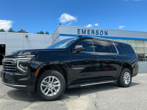 Certified 2025 Chevrolet Suburban LT w/ Comfort Package AWD/4WD image 1