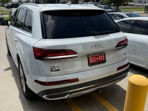 Used 2023 Audi Q7 2.0T Premium w/ Towing Package AWD/4WD image 10