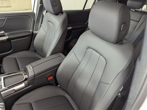 New 2026 Mercedes-Benz GLB 250 image 8