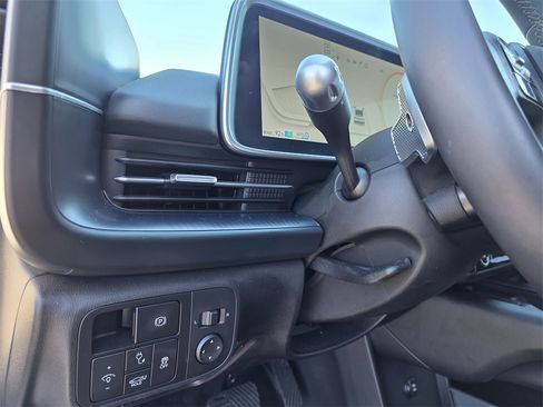 Used 2025 Hyundai Ioniq 6 SEL image 13