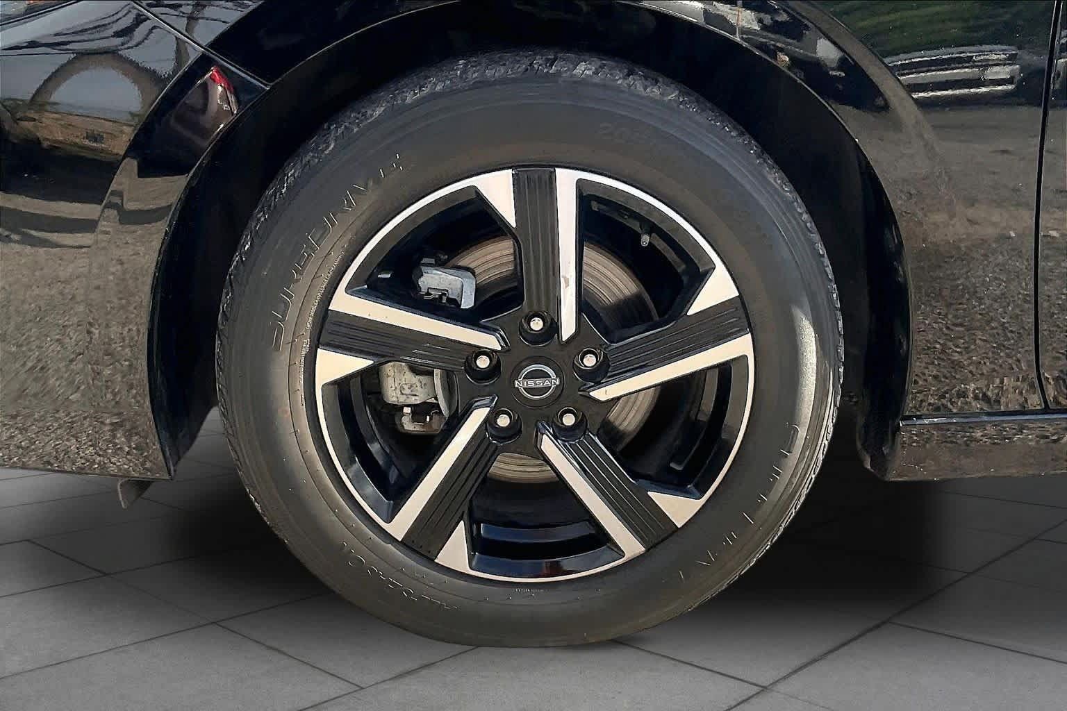 Used 2024 Nissan Sentra SV FWD image 11
