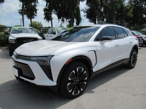 Used 2025 Chevrolet Blazer EV RS AWD/4WD image 3