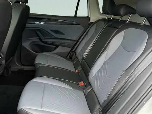 New 2026 Volkswagen Tiguan SE AWD/4WD image 32