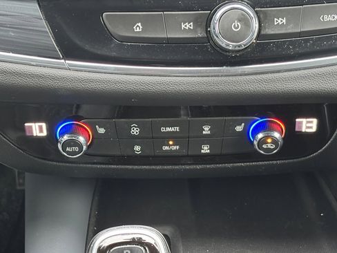 Used 2020 Buick Enclave Essence w/ Sound and Sites Package image 2