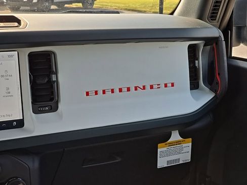 New 2025 Ford Bronco Heritage Edition AWD/4WD image 30