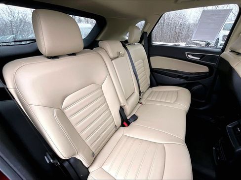 Used 2024 Ford Edge SEL w/ Convenience Package image 15
