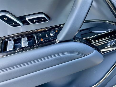 Certified 2025 Land Rover Range Rover Sport AWD/4WD image 11