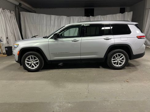 Used 2024 Jeep Grand Cherokee L Laredo RWD image 4