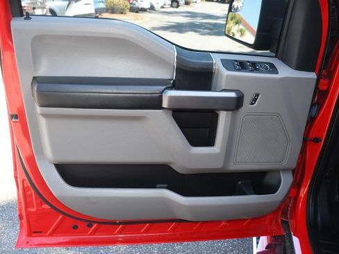 Used 2020 Ford F150 XLT RWD image 9