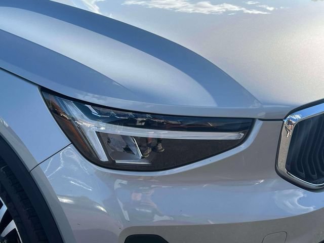 Used 2023 Volvo XC40 B5 Core AWD/4WD image 11