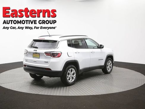 Used 2024 Jeep Compass Latitude AWD/4WD image 40