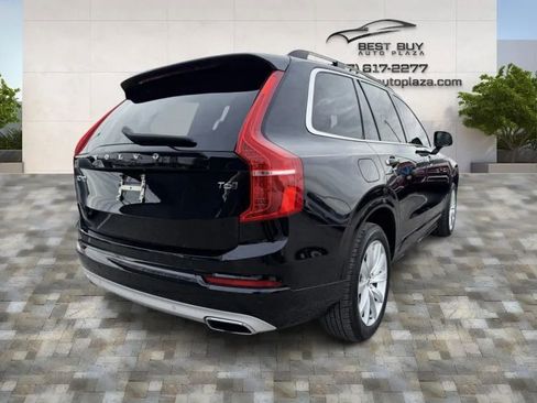 Used 2017 Volvo XC90 T6 Momentum w/ Vision Package image 6