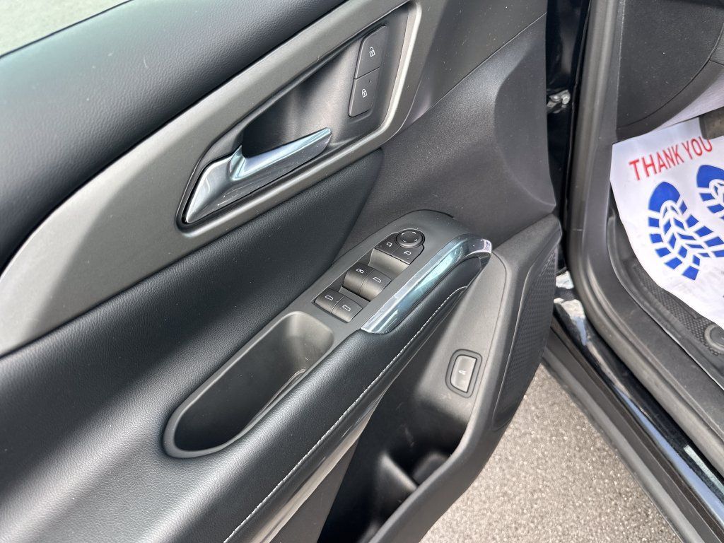 Used 2025 Chevrolet Traverse LT w/ LPO, Floor Liner Package FWD image 16