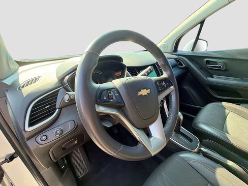 Used 2019 Chevrolet Trax LT w/ Driver Confidence Package FWD image 10