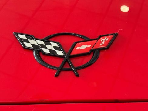Used 2004 Chevrolet Corvette Convertible w/ Preferred Equipment Group RWD image 13