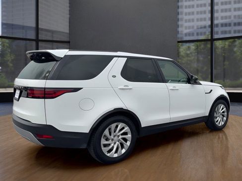 Used 2025 Land Rover Discovery S AWD/4WD image 5