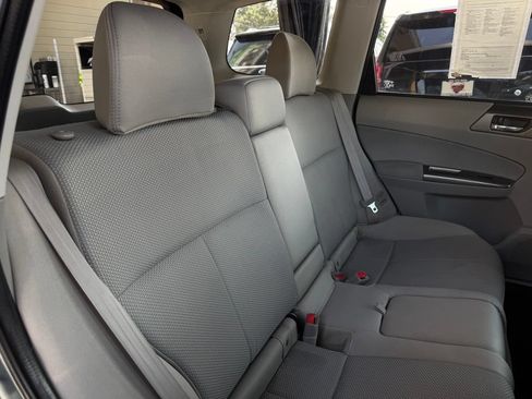 Used 2013 Subaru Forester 2.5X Premium w/ All-Weather Pkg AWD/4WD image 20