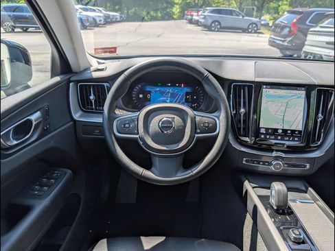 Certified 2025 Volvo XC60 B5 Core AWD/4WD image 11