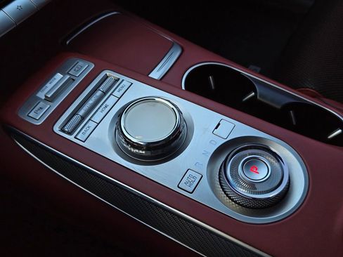 Used 2023 Genesis GV70 2.5T w/ Sport Prestige Package image 23