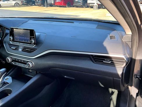 Used 2024 Nissan Altima 2.5 S image 17