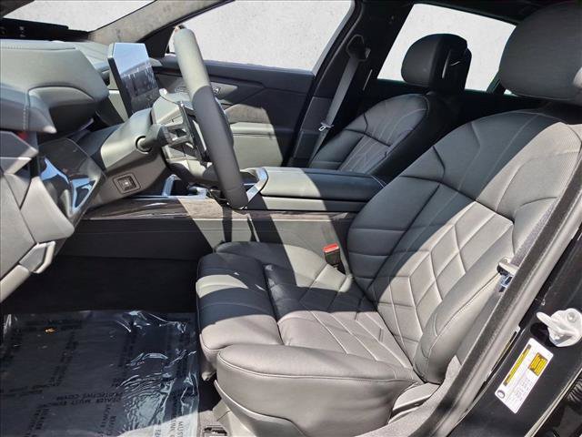 New 2027 BMW 740i w/ Executive Package RWD image 4