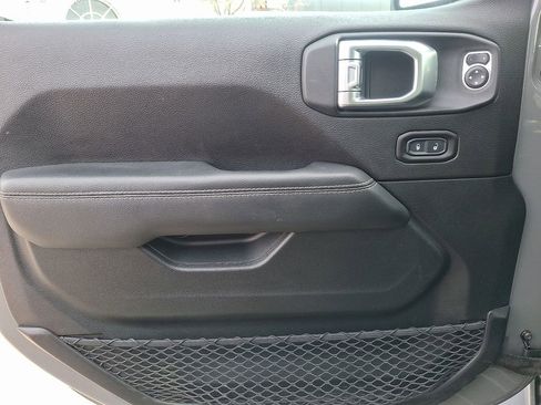 Used 2020 Jeep Wrangler Unlimited Sahara w/ Cold Weather Group image 12