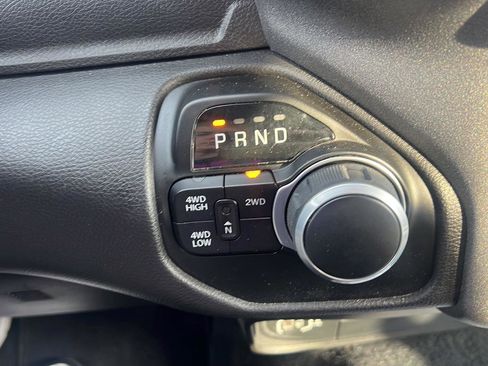 Used 2024 RAM 2500 Tradesman w/ Chrome Appearance Group image 19