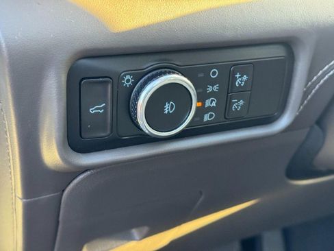 Used 2023 Ford Explorer Platinum w/ Technology Package image 18