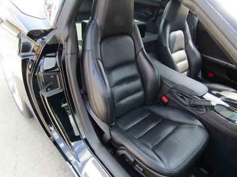 Used 2011 Chevrolet Corvette Coupe w/ Preferred Equipment Group RWD image 12