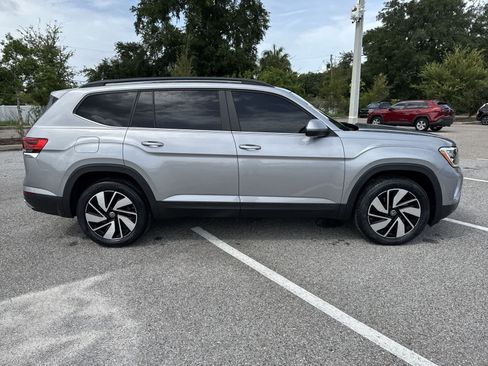 Used 2024 Volkswagen Atlas SE FWD image 15