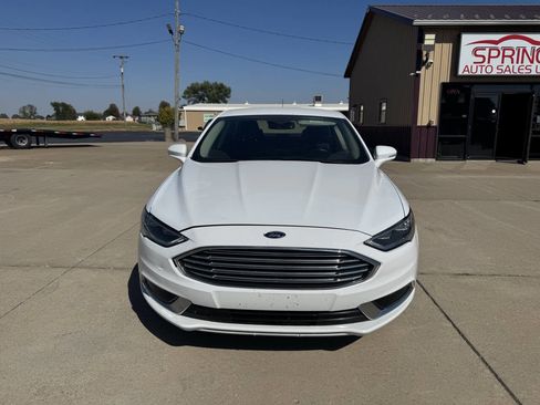 Used 2018 Ford Fusion SE w/ Equipment Group 602A image 16