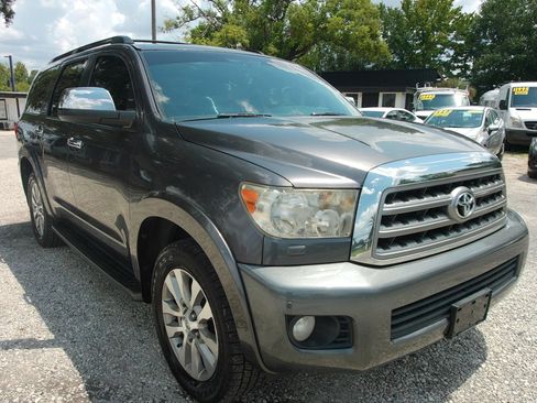 Used 2014 Toyota Sequoia Limited RWD image 3
