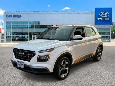 Used 2025 Hyundai Venue SEL FWD image 10