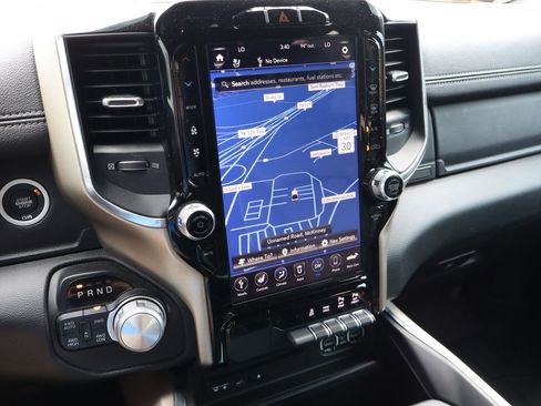 Used 2019 RAM 1500 Laramie AWD/4WD image 7