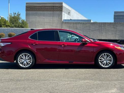 Certified 2018 Toyota Camry XLE w/ Audio Package FWD image 6