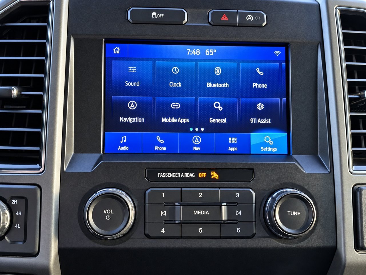 Used 2020 Ford F150 XLT w/ Equipment Group 302A Luxury AWD/4WD image 19