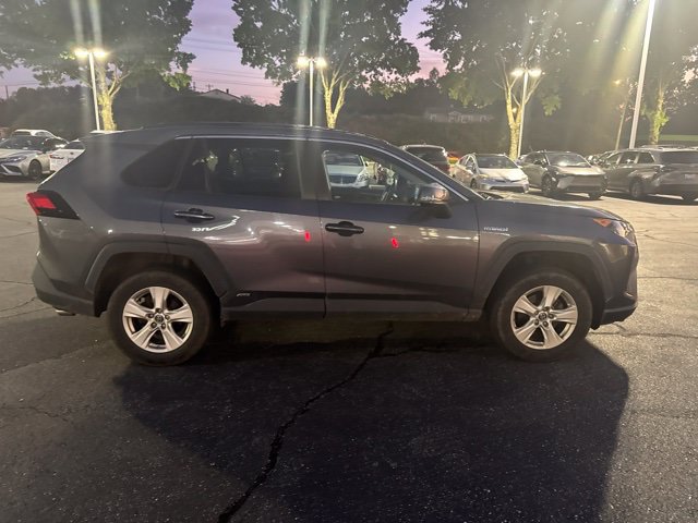 Used 2019 Toyota RAV4 LE w/ Carpet Mat Package AWD/4WD image 2