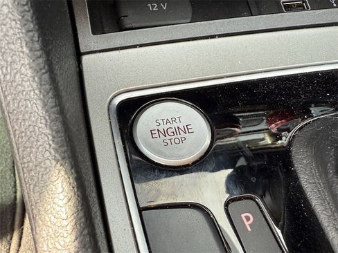 Used 2022 Volkswagen Passat 2.0T image 20