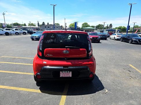 Used 2016 Kia Soul + image 4