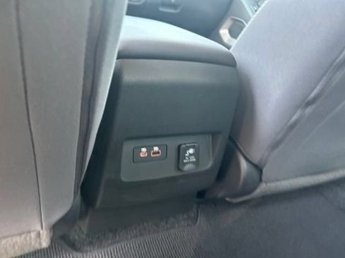 Used 2024 Nissan Frontier SV w/ SV Convenience Package RWD image 39