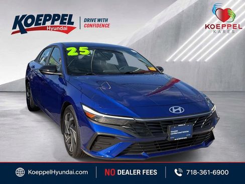 Certified 2025 Hyundai Elantra Sport FWD image 1